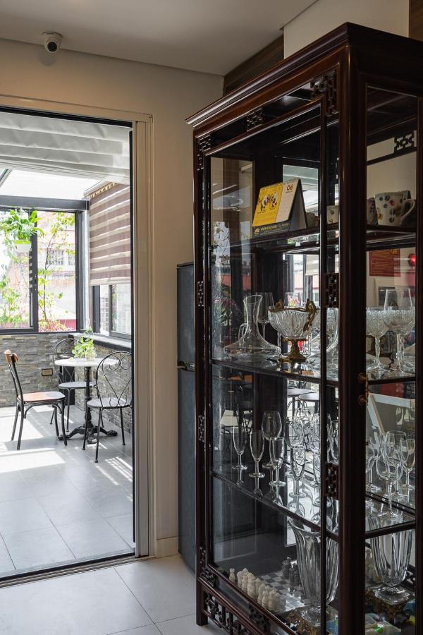 Narcissus Hotel & Apartment Hanoi Exteriör bild