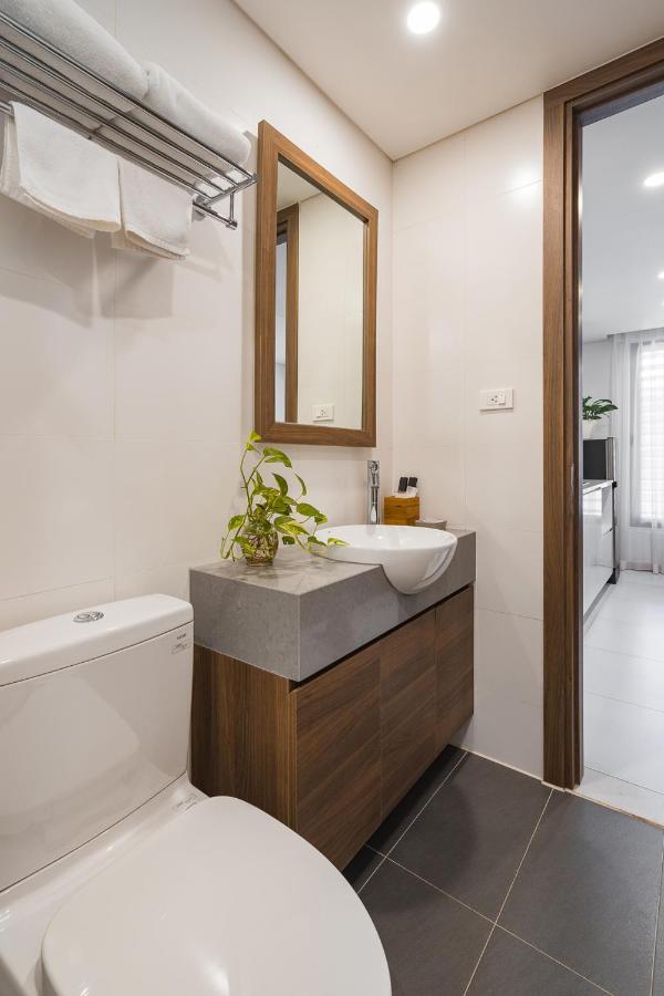 Narcissus Hotel & Apartment Hanoi Exteriör bild